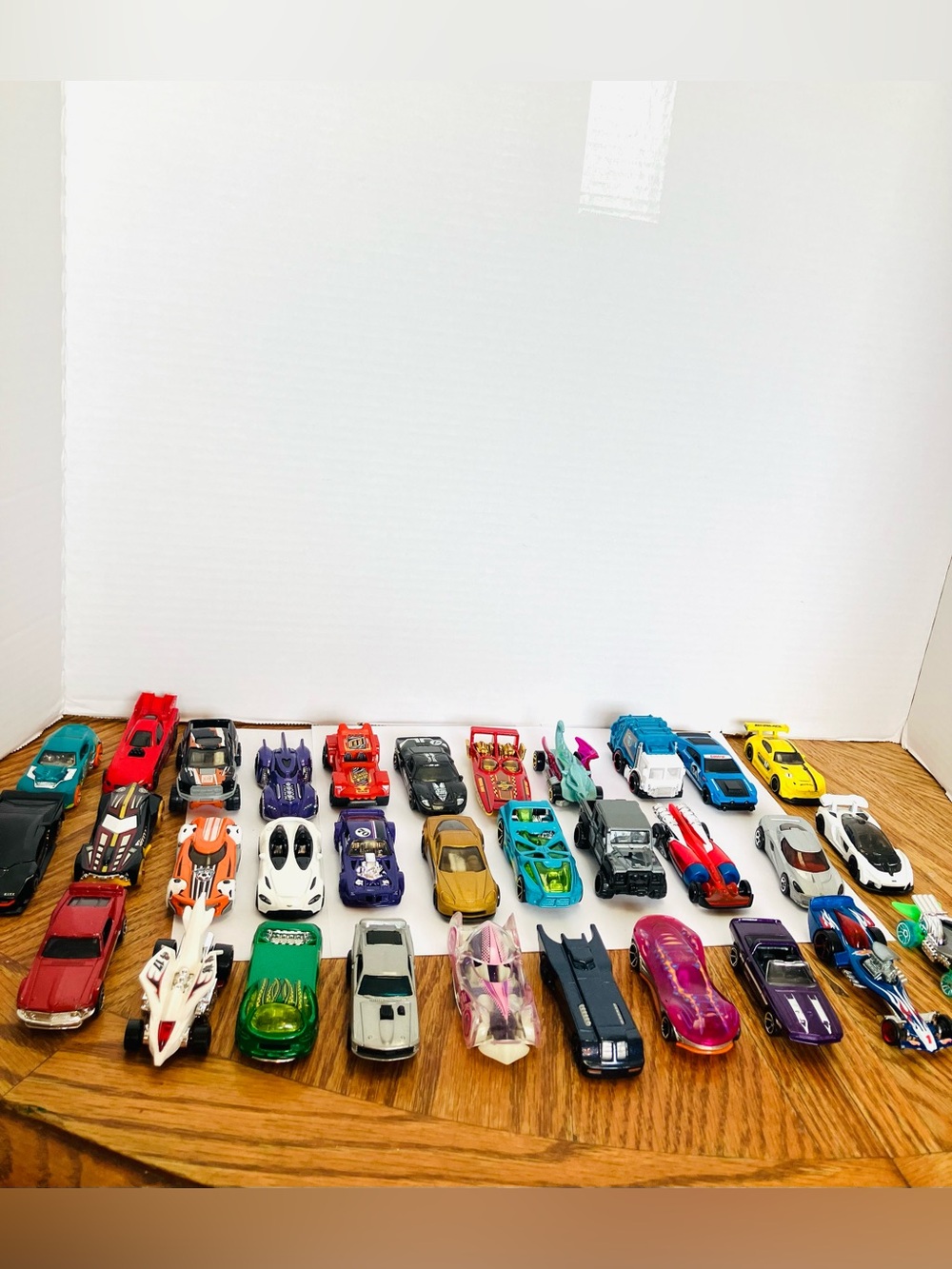 Hot Wheels Modern Die Cast Vehicles Lot(32) Minor Wear Read